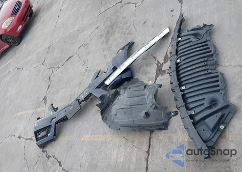 2011 Mercedes-Benz Glk 350 4Matic z USA, uszkodzony, nr VIN WDCGG8HB5BF683838